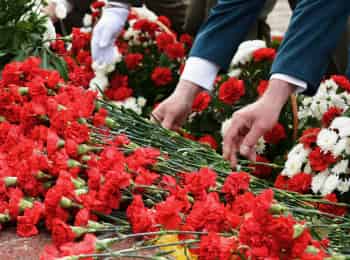 Москва. Возложение цветов к Могиле Неизвестного Солдата у Кремлевской стены в день 80-летия начала Великой Отечественной войны