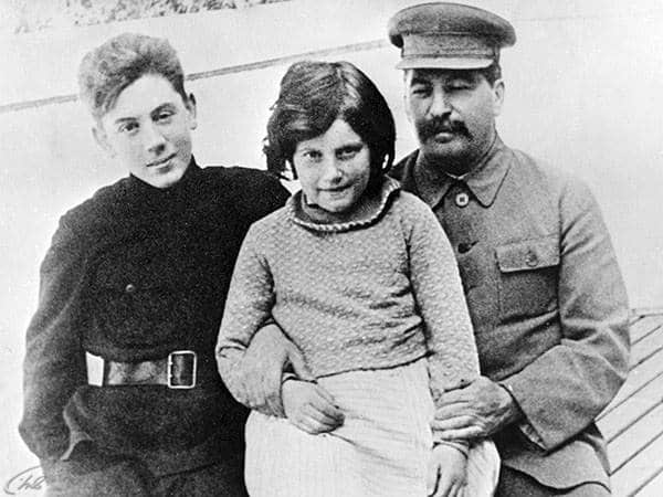 Светлана Аллилуева. Дочь за отца